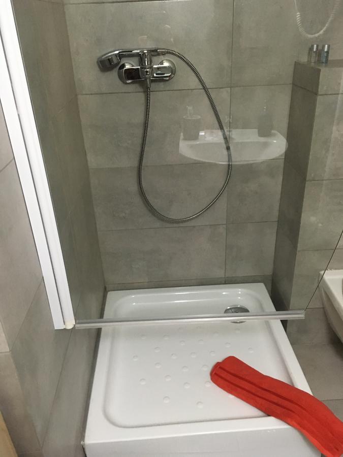 Net Hotel Piteşti Exteriör bild