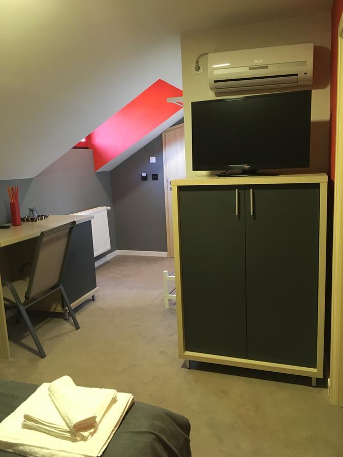 Net Hotel Piteşti Exteriör bild