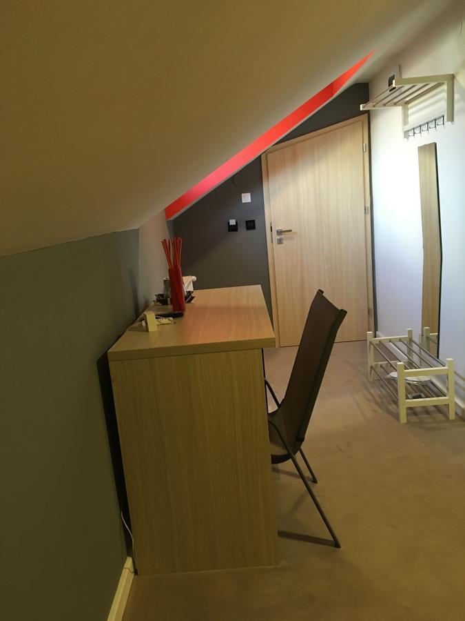 Net Hotel Piteşti Exteriör bild